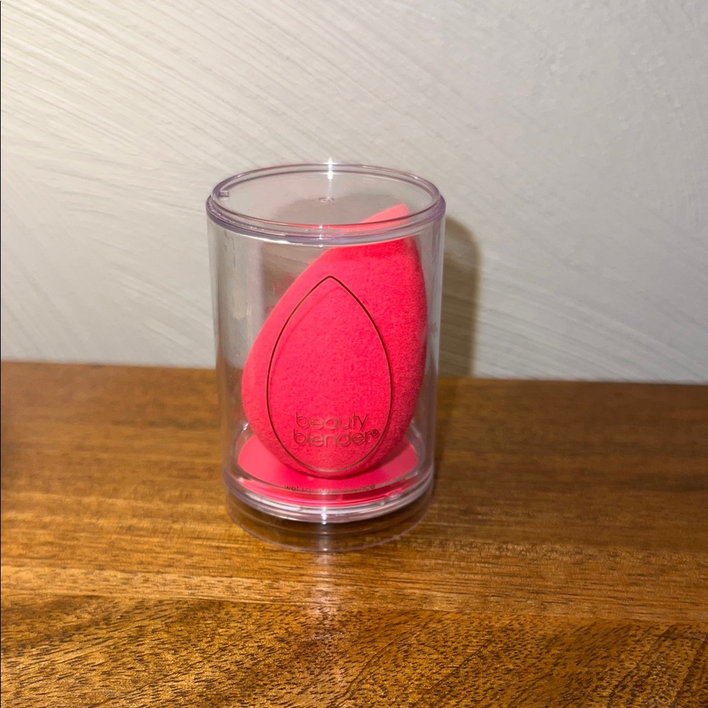 NWT Beautyblender Makeup Sponge